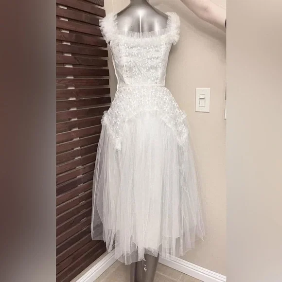 1950s Vintage White & Metallic Silver Tulle Layered Wedding Ballerina - Picture 3 of 8